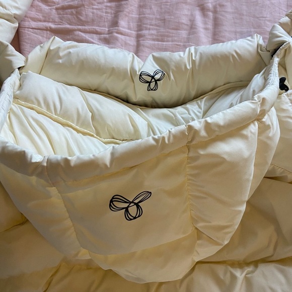 aritzia tna superpuff regular length - Picture 4 of 7